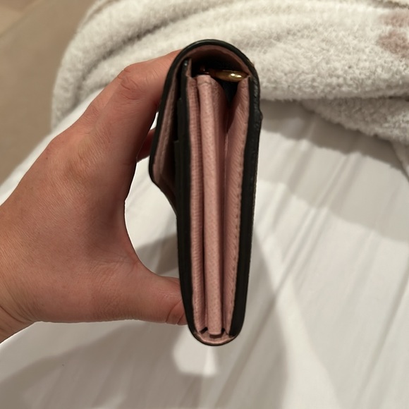 Authentic Louis Vuitton Sarah wallet - Picture 2 of 7